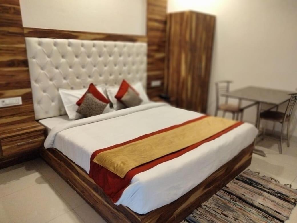 Hotel D Plaza Zirakpur Εξωτερικό φωτογραφία