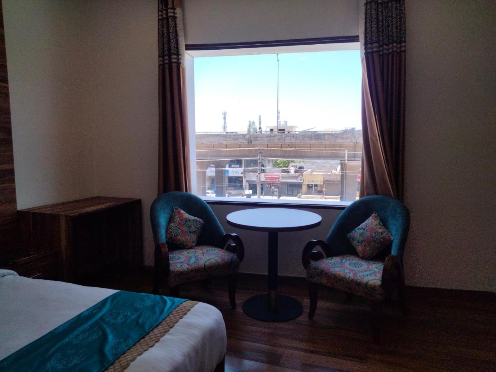 Hotel D Plaza Zirakpur Εξωτερικό φωτογραφία